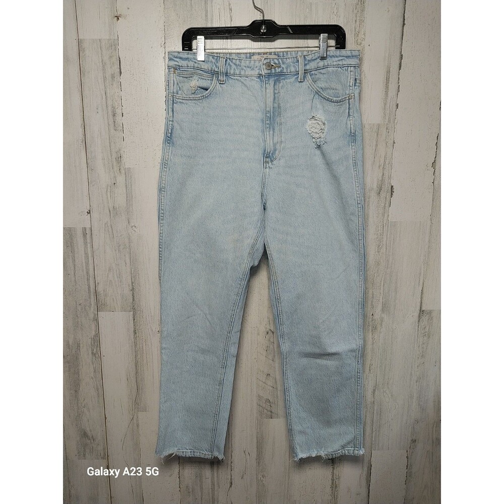 Wrangler Light Wash High Rise Cropped Jeans with Raw Hem
